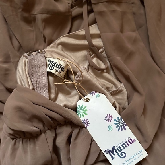 SHOW ME YOUR MUMU Faye Flutter Maxi Dress In Dune Chiffon - Picture 4 of 4